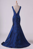 2024 V Neck Mermaid Prom Dresses Taffeta With Beads And Applique P96T9NJZ