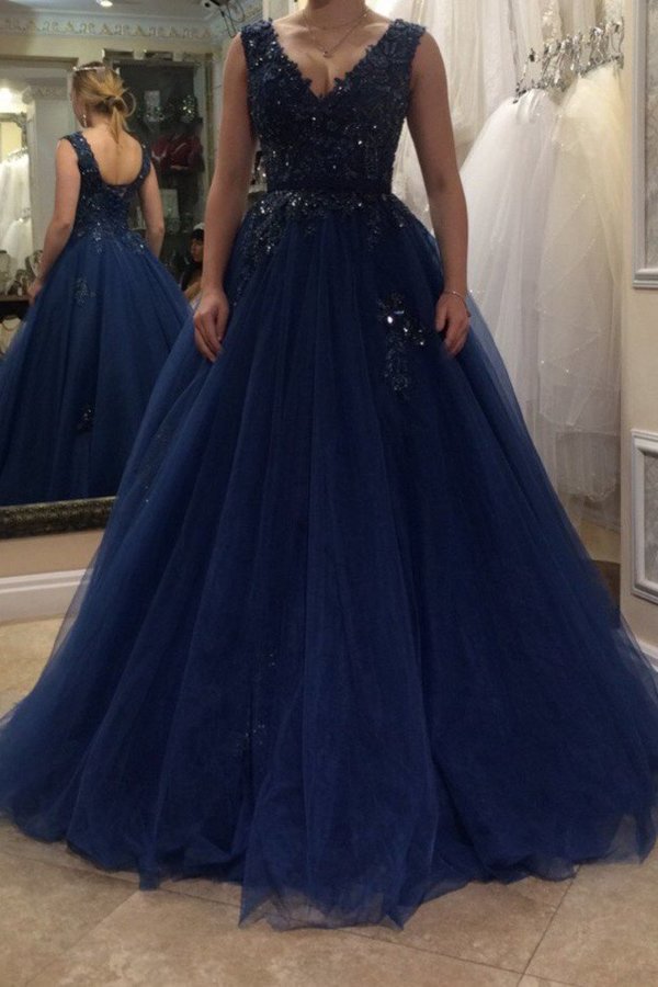 2024 Tulle V Neck Prom Dresses A Line With Applique And Sash PJXPMQGK