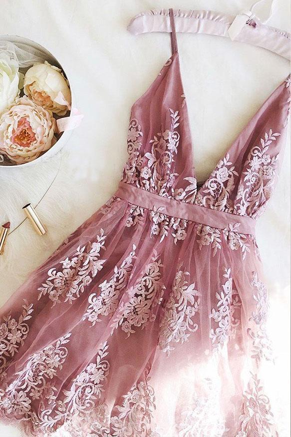Cheap Light Purple Lace Appliqued Spaghetti Straps Deep V Neck Homecoming Dresses