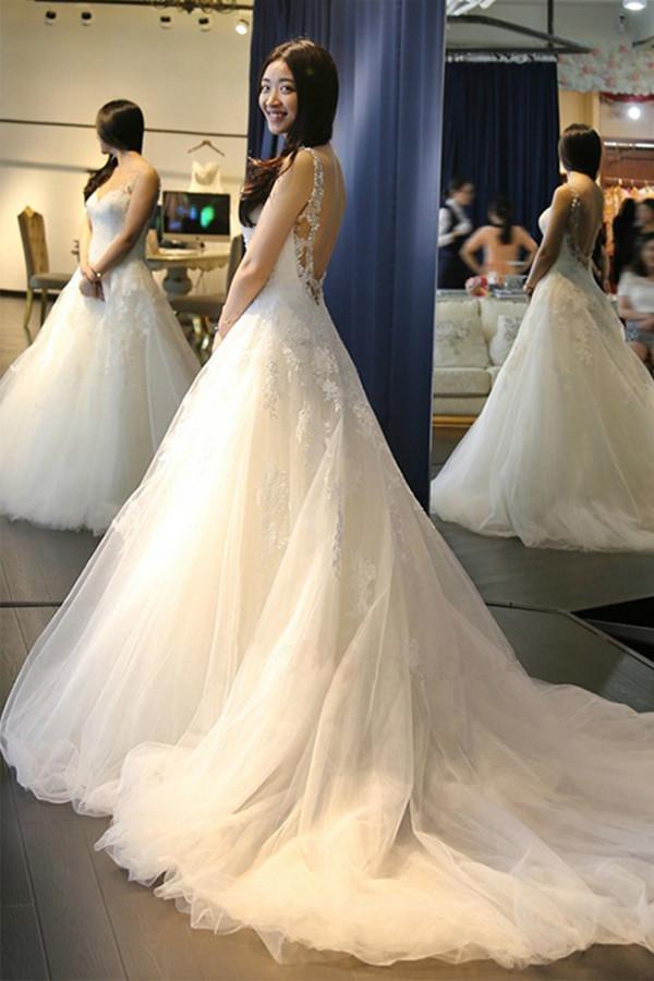 Elegant White A-Line Scoop Neck Tulle Backless Sleeveless Appliques Wedding Dress