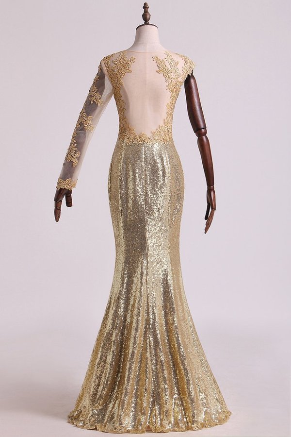 2024 Scoop Mermaid Prom Dresses Sequins With Applique Floor Length PKLSQJQ1